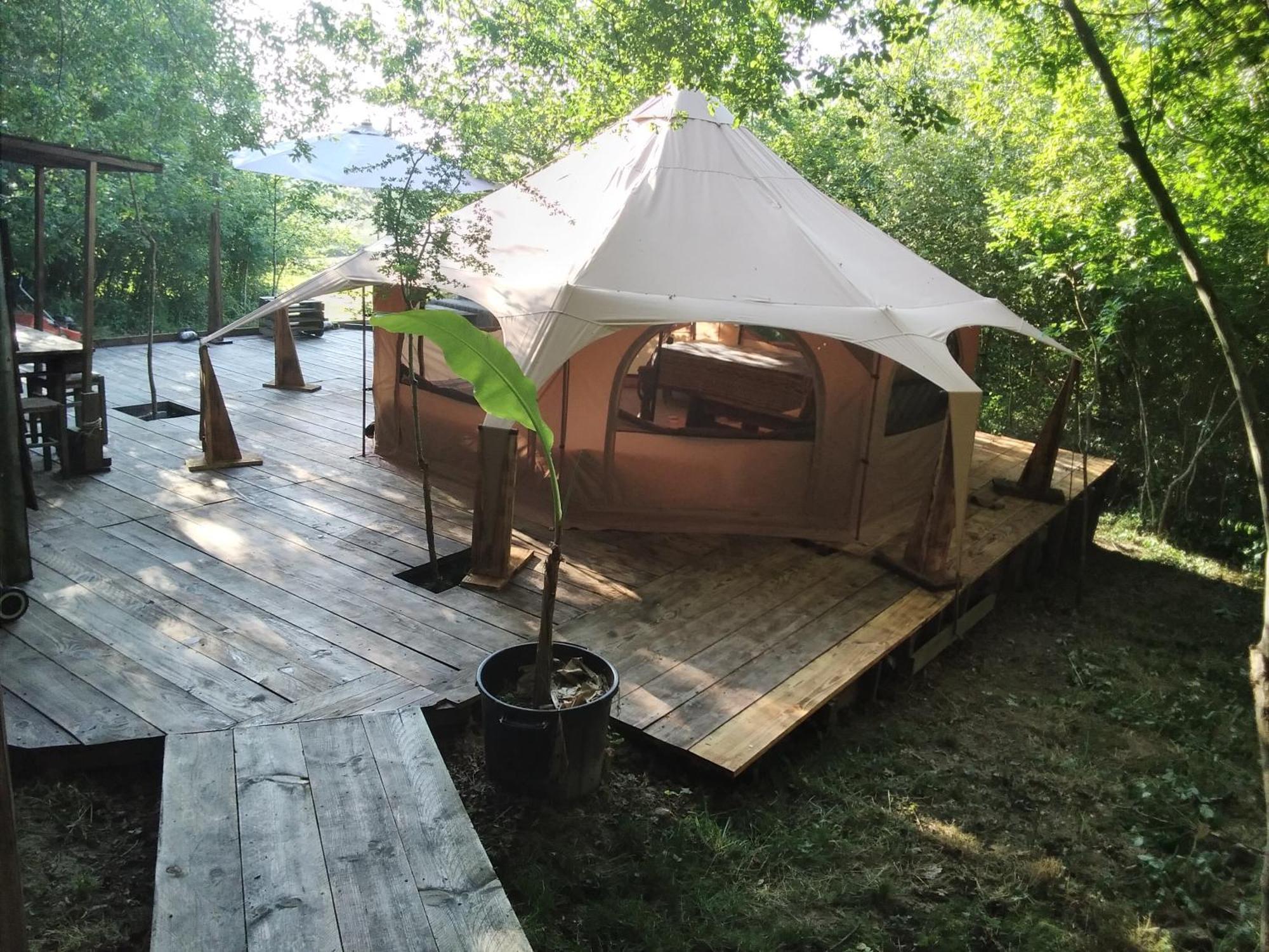 Tente Safari Lodge Dans Foret Luxuriante Vielle-Tursan Екстериор снимка