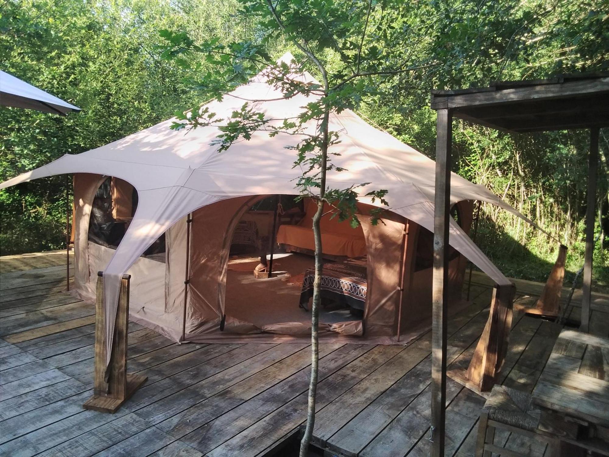 Tente Safari Lodge Dans Foret Luxuriante Vielle-Tursan Екстериор снимка