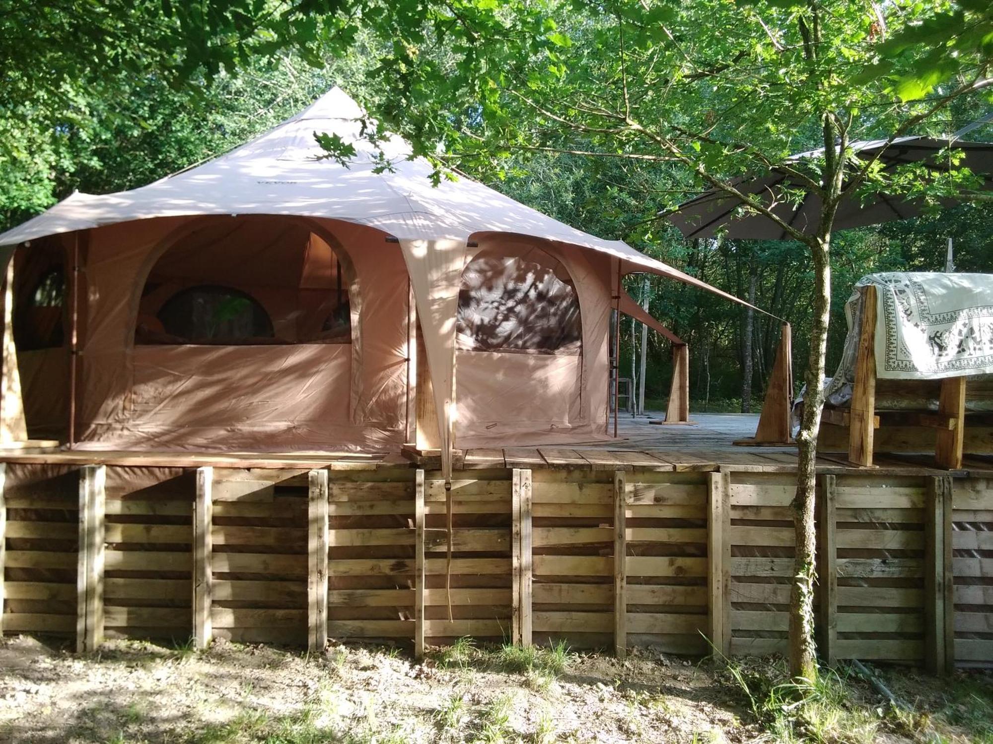 Tente Safari Lodge Dans Foret Luxuriante Vielle-Tursan Екстериор снимка